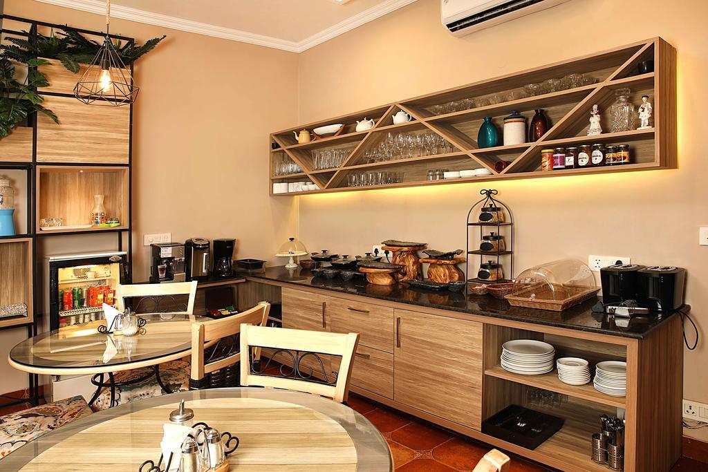 Ahuja Residency Golf Links Hotel Ню Делхи Екстериор снимка