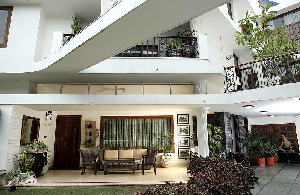 Ahuja Residency Golf Links Hotel Ню Делхи Екстериор снимка
