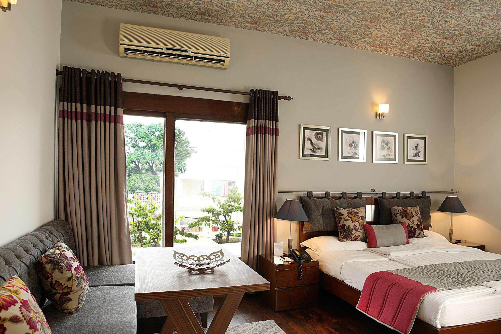 Ahuja Residency Golf Links Hotel Ню Делхи Екстериор снимка