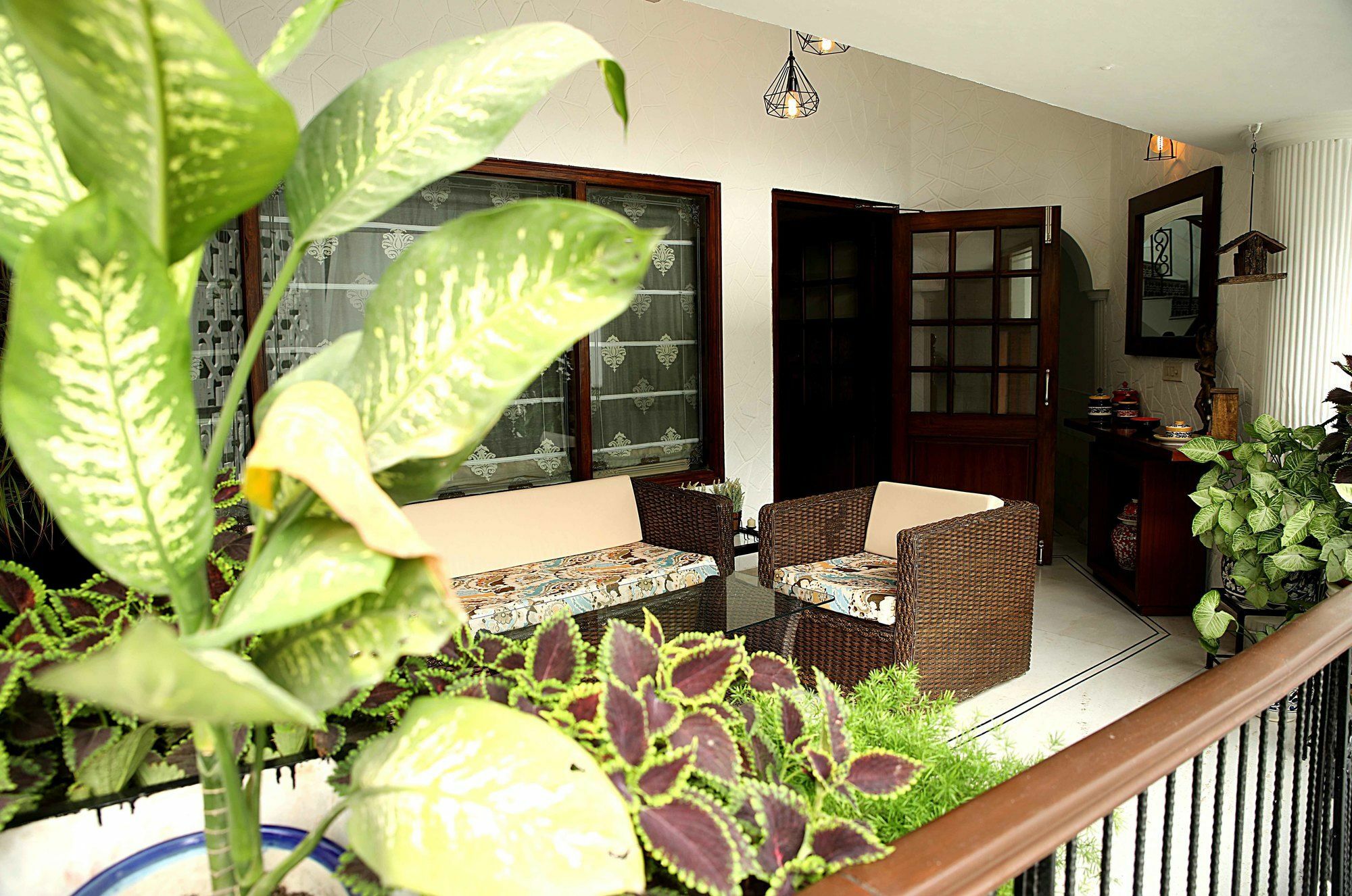 Ahuja Residency Golf Links Hotel Ню Делхи Екстериор снимка