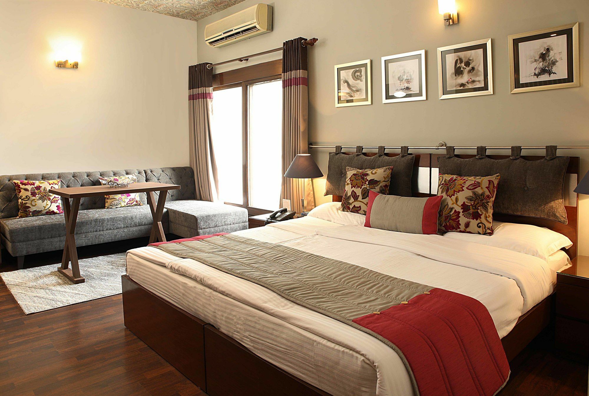 Ahuja Residency Golf Links Hotel Ню Делхи Екстериор снимка