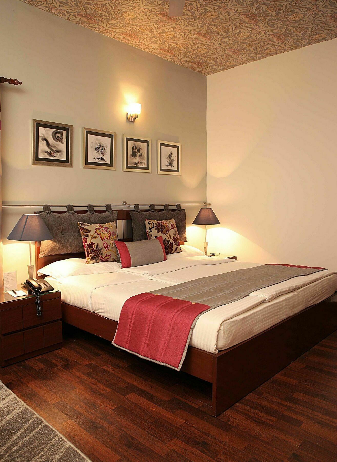 Ahuja Residency Golf Links Hotel Ню Делхи Екстериор снимка